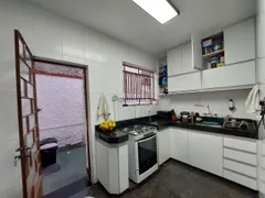 Casa com 4 Quartos à venda, 245m² no Coração Eucarístico, Belo Horizonte - Foto 7