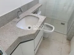 Apartamento com 3 Quartos para alugar, 142m² no Tubalina, Uberlândia - Foto 28