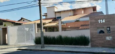 Sobrado com 4 Quartos à venda, 249m² no Iririú, Joinville - Foto 1