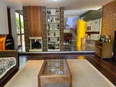 Casa com 3 Quartos à venda, 268m² no Jardim Isabel, Porto Alegre - Foto 3