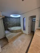 Casa de Condomínio com 5 Quartos para venda ou aluguel, 560m² no Alphaville Residencial Dois, Barueri - Foto 8