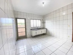 Casa Comercial com 2 Quartos para alugar, 225m² no Parque Delta, São Carlos - Foto 5