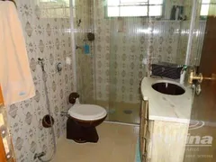 Casa com 3 Quartos à venda, 180m² no Umuarama, Uberlândia - Foto 12