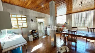 Casa com 3 Quartos à venda, 161m² no Marta Helena, Uberlândia - Foto 9