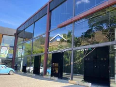 Loja / Salão / Ponto Comercial para alugar, 600m² no Correas, Petrópolis - Foto 1