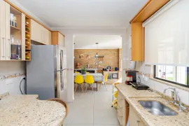Casa com 3 Quartos à venda, 240m² no Orleans, Curitiba - Foto 9