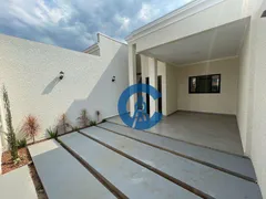 Casa com 3 Quartos à venda, 83m² no Jardim Ipê III, Foz do Iguaçu - Foto 2