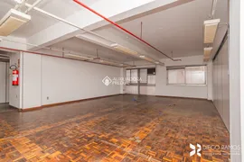 Conjunto Comercial / Sala para alugar, 242m² no Centro Histórico, Porto Alegre - Foto 2