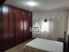 Casa com 3 Quartos à venda, 241m² no Santa Mônica, Uberlândia - Foto 6