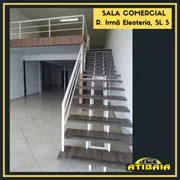 Loja / Salão / Ponto Comercial para alugar, 243m² no Centro, Apucarana - Foto 3