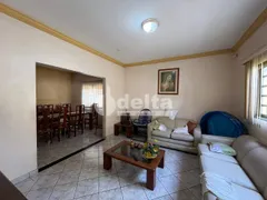 Casa com 3 Quartos à venda, 178m² no Osvaldo Rezende, Uberlândia - Foto 3
