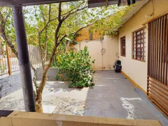 Casa com 5 Quartos à venda, 200m² no Giovani Lunardelli, Londrina - Foto 4