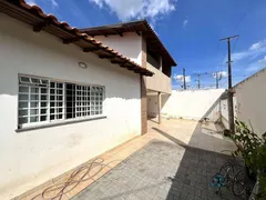 Casa com 4 Quartos à venda, 195m² no Aeroporto, Londrina - Foto 3