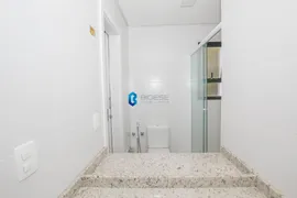 Casa de Condomínio com 3 Quartos para alugar, 277m² no Santo Inácio, Curitiba - Foto 9