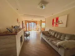 Casa com 3 Quartos à venda, 250m² no Mosela, Petrópolis - Foto 1