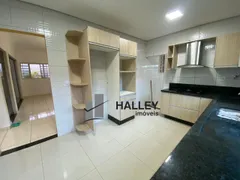 Casa de Condomínio com 3 Quartos para alugar, 220m² no Setor Habitacional Arniqueira, Brasília - Foto 1