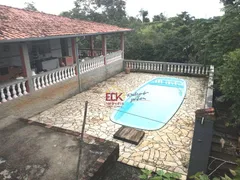 Fazenda / Sítio / Chácara com 4 Quartos à venda, 200m² no , Cachoeira Paulista - Foto 1