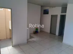 Casa com 3 Quartos para alugar, 40m² no Santa Rosa, Uberlândia - Foto 2