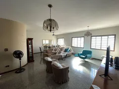 Casa com 3 Quartos para alugar, 250m² no Alto Cafezal, Marília - Foto 2