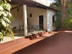 Casa com 3 Quartos à venda, 311m² no Copacabana, Uberlândia - Foto 11