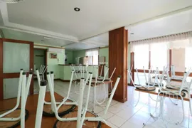 Apartamento com 2 Quartos à venda, 66m² no Teresópolis, Porto Alegre - Foto 13