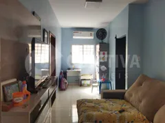 Casa com 2 Quartos à venda, 120m² no Segismundo Pereira, Uberlândia - Foto 5