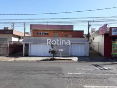 Casa com 4 Quartos para alugar, 300m² no Custódio Pereira, Uberlândia - Foto 1