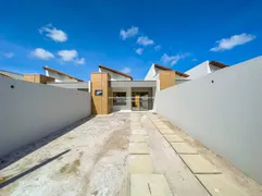 Casa com 2 Quartos à venda, 68m² no Estrada Do Fio, Eusébio - Foto 1