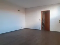 Sobrado com 4 Quartos à venda, 186m² no Centro, Araraquara - Foto 19