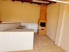Casa com 4 Quartos à venda, 242m² no Umuarama, Uberlândia - Foto 25