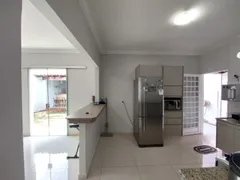 Casa com 3 Quartos à venda, 170m² no Tubalina, Uberlândia - Foto 7