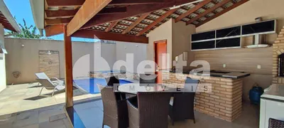 Casa com 3 Quartos à venda, 230m² no Segismundo Pereira, Uberlândia - Foto 15