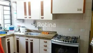 Casa com 3 Quartos à venda, 146m² no Brasil, Uberlândia - Foto 3