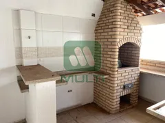 Casa com 3 Quartos à venda, 212m² no Umuarama, Uberlândia - Foto 23