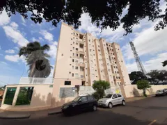 Apartamento com 2 Quartos para alugar, 55m² no Jardim Brasília, Uberlândia - Foto 2