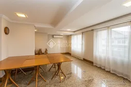 Apartamento com 2 Quartos à venda, 73m² no Passo da Areia, Porto Alegre - Foto 31