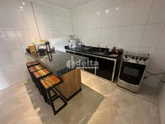 Casa com 3 Quartos à venda, 160m² no Jardim Brasília, Uberlândia - Foto 16