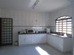 Casa com 3 Quartos à venda, 254m² no Presidente Roosevelt, Uberlândia - Foto 17