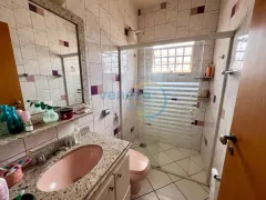 Casa com 4 Quartos para alugar, 300m² no Aurora, Londrina - Foto 11