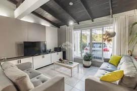 Casa com 4 Quartos à venda, 240m² no Vila Nova, Porto Alegre - Foto 4