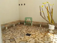 Casa com 5 Quartos para alugar, 156m² no Saraiva, Uberlândia - Foto 13