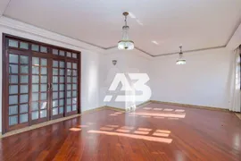 Casa com 6 Quartos à venda, 296m² no Jardim Social, Curitiba - Foto 2
