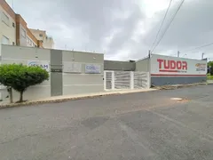 Conjunto Comercial / Sala para alugar, 214m² no Saraiva, Uberlândia - Foto 2