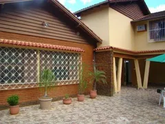 Casa com 4 Quartos à venda, 305m² no Taumaturgo, Teresópolis - Foto 2
