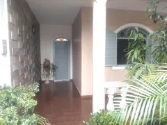 Casa com 6 Quartos à venda, 467m² no Copacabana, Uberlândia - Foto 2