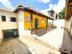 Casa com 4 Quartos à venda, 310m² no Cabral, Contagem - Foto 2