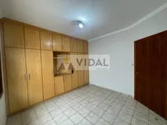 Casa com 3 Quartos para alugar, 230m² no Granja Olga, Sorocaba - Foto 12