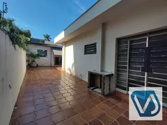 Casa com 3 Quartos à venda, 200m² no Jardim Aeroporto, Londrina - Foto 2