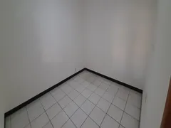 Casa com 3 Quartos para alugar, 275m² no Santa Terezinha, Belo Horizonte - Foto 9