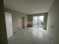 Apartamento com 3 Quartos para alugar, 167m² no Centro, Criciúma - Foto 28